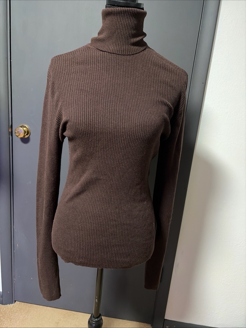 Peck & Peck Chocolate Brown Ribbed Turtleneck Sweater